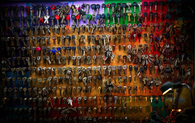 The problem of keys, keys management, and the need to provide strong enforcement