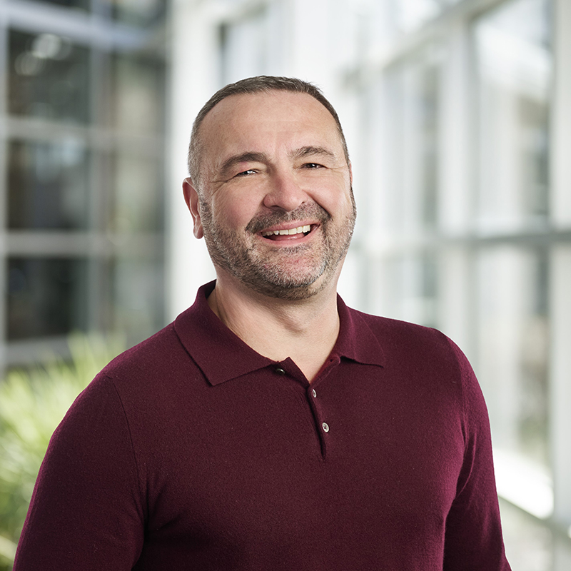 Portraitfoto von Tony Ball